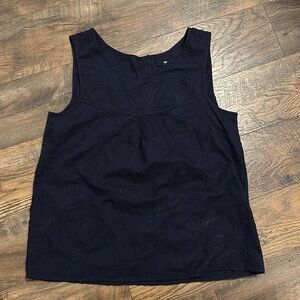 NWT Gap embroidered top size M